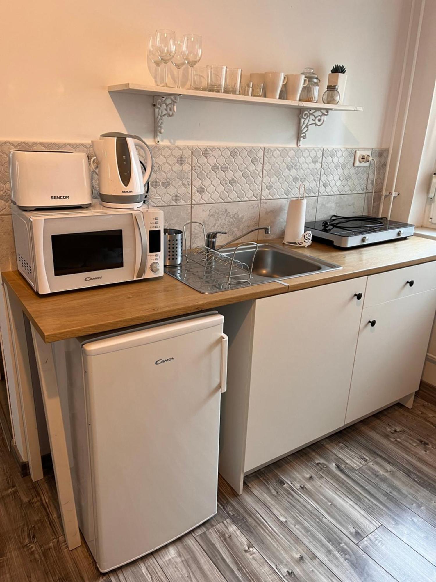 Pacsirta Apartmanhaz 埃格尔 外观 照片