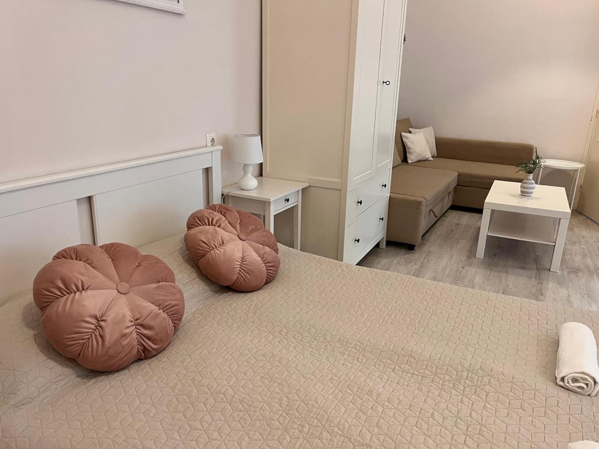 Pacsirta Apartmanhaz 埃格尔 外观 照片
